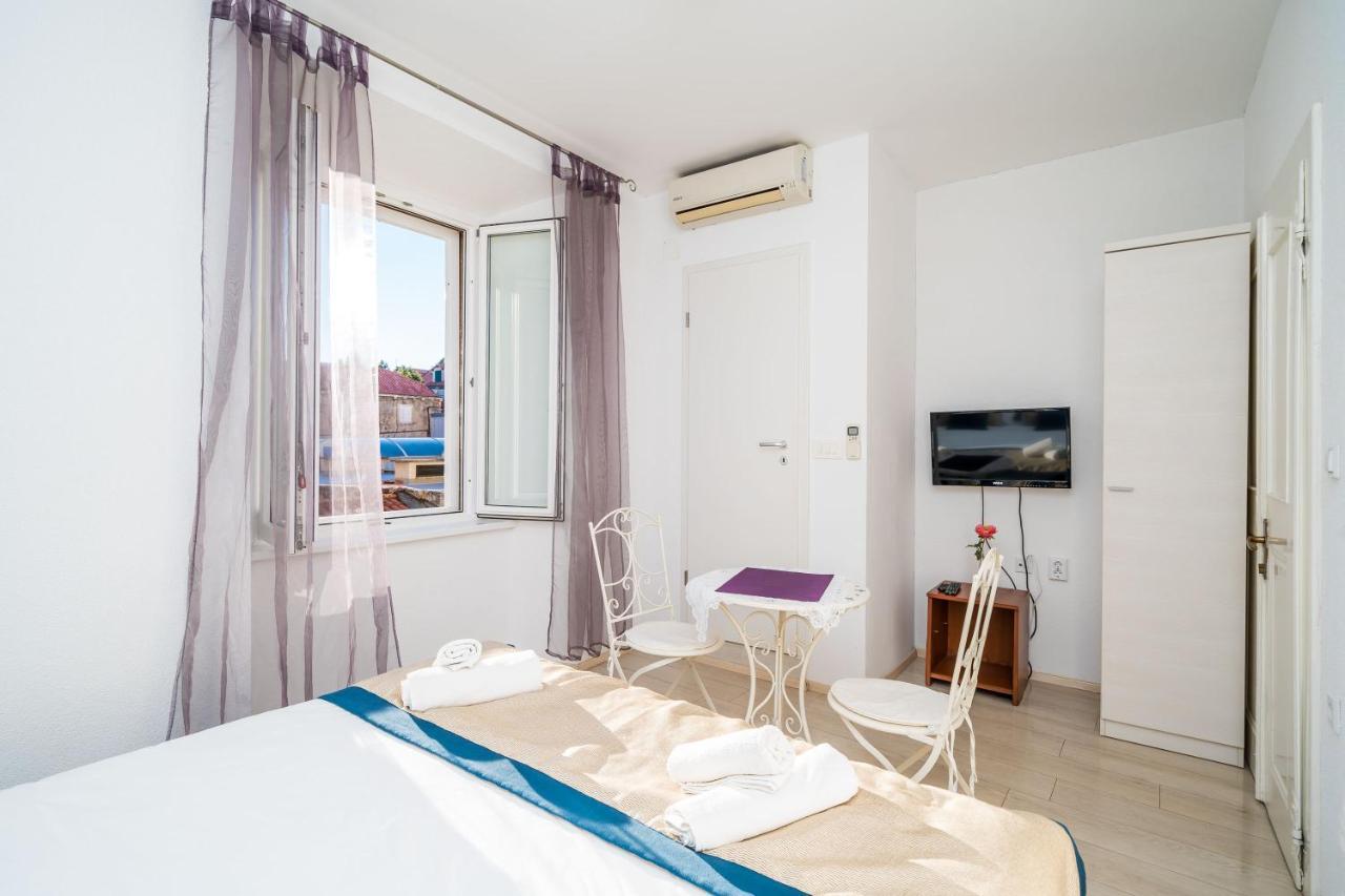 Deluxe Rooms With A Terrace View At Old City Gate 杜布罗夫尼克 外观 照片