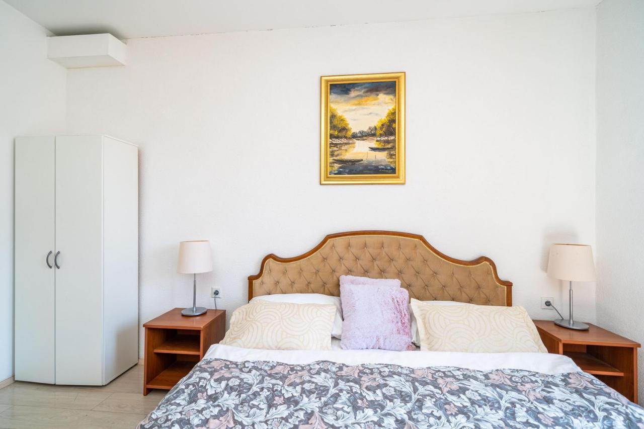 Deluxe Rooms With A Terrace View At Old City Gate 杜布罗夫尼克 外观 照片